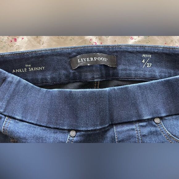 Liverpool Ankle Skinny Jeans Women's 4 Petite Pull On Mid Rise EUC - Picture 5 of 8